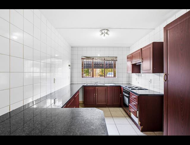 2 BEDROOM APARTMENT FOR SALE IN MAGALIESSIG